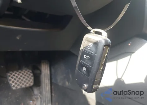 2015 Volkswagen Jetta 1.8T Se из США, поврежденный, VIN 3VWD17AJ9FM342127